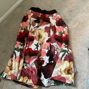Skirt floral black and white company worn once
